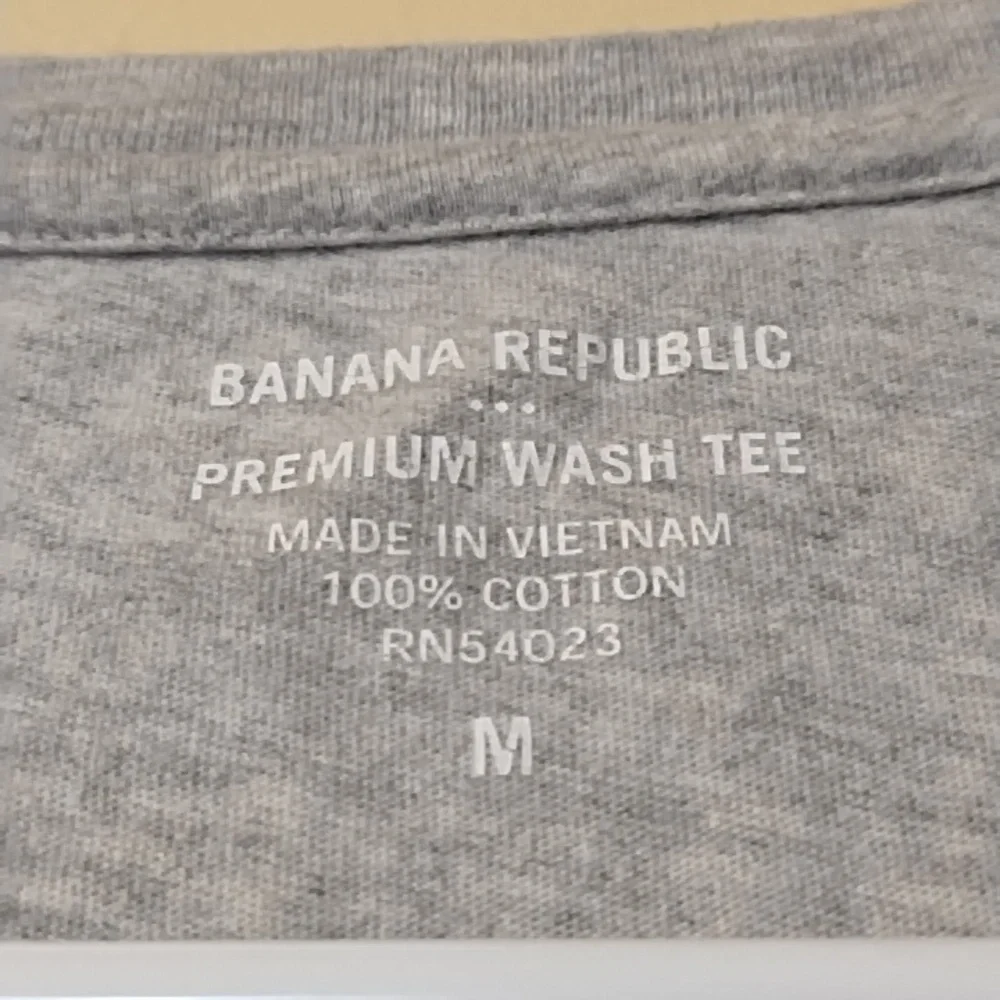 BANANA REPUBLIC MEN SHIRT.